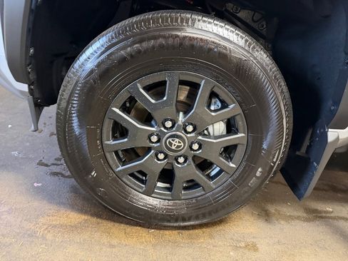 Used 2025 Toyota 4Runner SR5 image 31