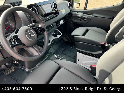 Used 2026 Mercedes-Benz Sprinter 2500 image 11