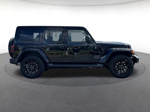 Certified 2025 Jeep Wrangler Unlimited Sahara AWD/4WD image 7