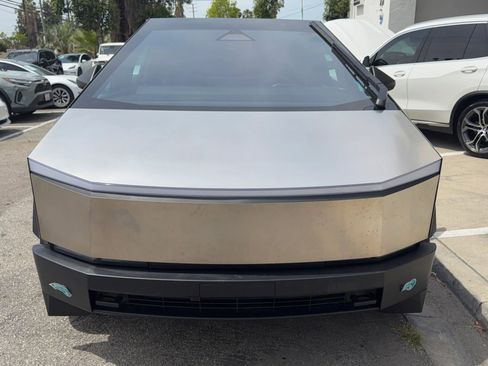 Used 2024 Tesla Cybertruck AWD Crew Cab image 2