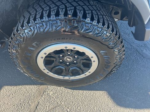 Used 2022 Ford Bronco Badlands image 7