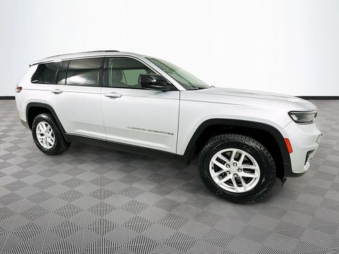 Used 2023 Jeep Grand Cherokee L Laredo w/ Luxury Tech Group I AWD/4WD image 8
