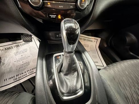 Used 2020 Nissan Rogue SV FWD image 15