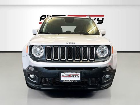 Used 2018 Jeep Renegade Latitude w/ Cold Weather Group image 2