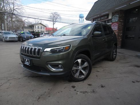 Used 2020 Jeep Cherokee Limited w/ Mopar Interior Package image 32