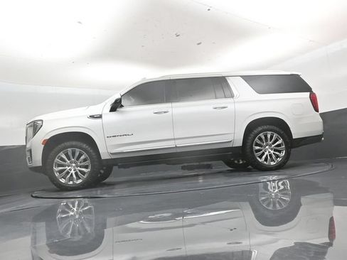 Used 2023 GMC Yukon XL Denali AWD/4WD image 46