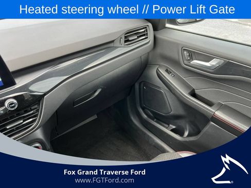 Certified 2025 Ford Escape ST-Line Select AWD/4WD image 28