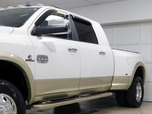 Used 2015 RAM 3500 Laramie Longhorn image 17