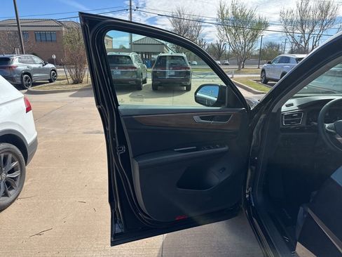 New 2026 Volkswagen Atlas SE image 11