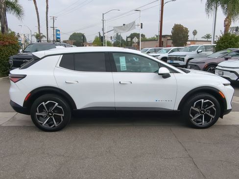 Used 2026 Chevrolet Equinox EV LT image 9