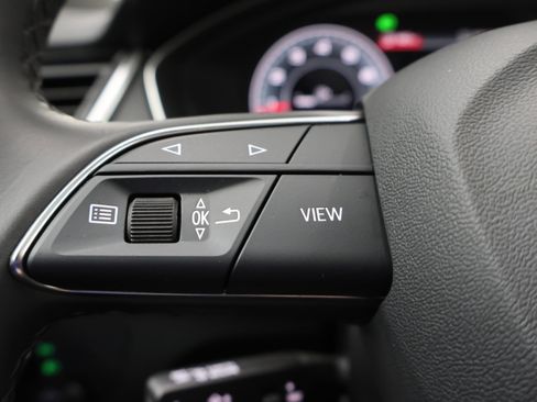 Used 2025 Audi Q5 2.0T Premium image 16