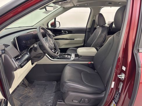 Used 2024 Kia Carnival SX Prestige image 16
