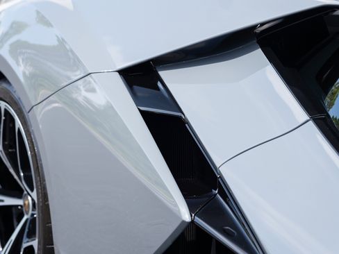 Used 2024 Lamborghini Revuelto AWD/4WD image 19