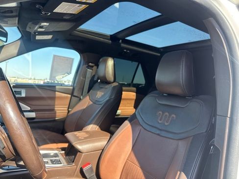 Used 2021 Ford Explorer King Ranch w/ Premium Technology Package RWD image 25