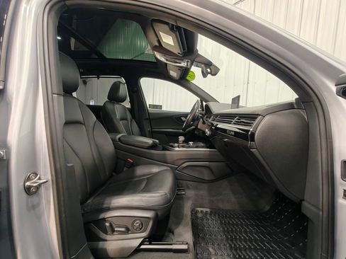 Used 2018 Audi Q7 3.0T Prestige w/ Prestige Package AWD/4WD image 28