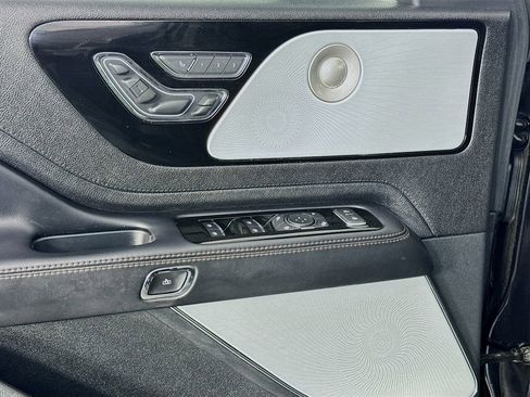 Used 2023 Lincoln Aviator Reserve w/ Equipment Group 201A image 19