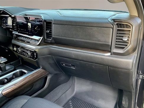 Used 2024 Chevrolet Silverado 1500 LT w/ Z71 Off-Road Package image 21