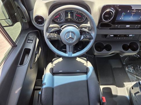 Used 2025 Mercedes-Benz Sprinter 2500 image 19