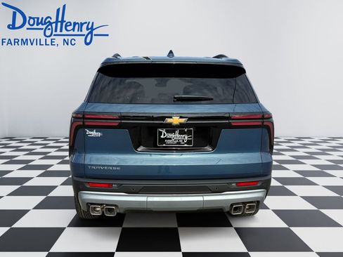 New 2026 Chevrolet Traverse LT w/ Sun and Wheel Package FWD image 4