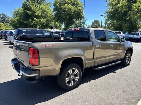 Used 2017 Chevrolet Colorado LT w/ Luxury Package, Chrome AWD/4WD image 4
