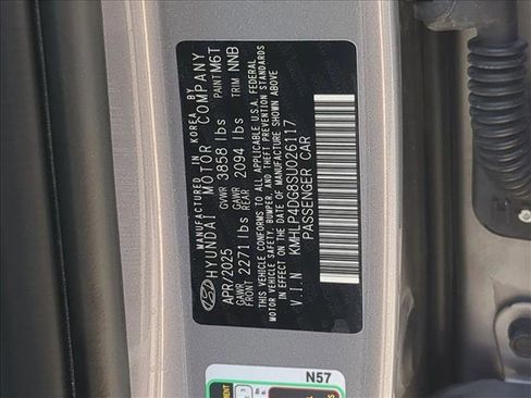 Used 2025 Hyundai Elantra Limited FWD image 25