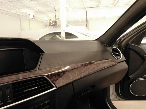 Used 2014 Mercedes-Benz C 250 C 250 Luxury Sedan 4D w/ Multimedia Package image 23