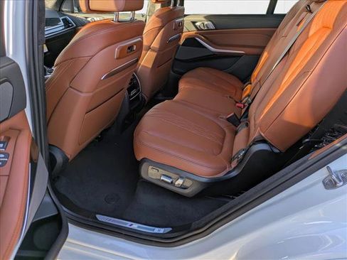 New 2026 BMW X7 M60i image 15