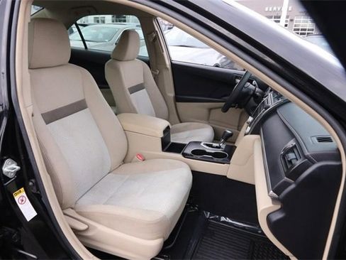 Used 2012 Toyota Camry L image 20