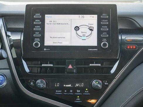 Used 2023 Toyota Camry SE image 14