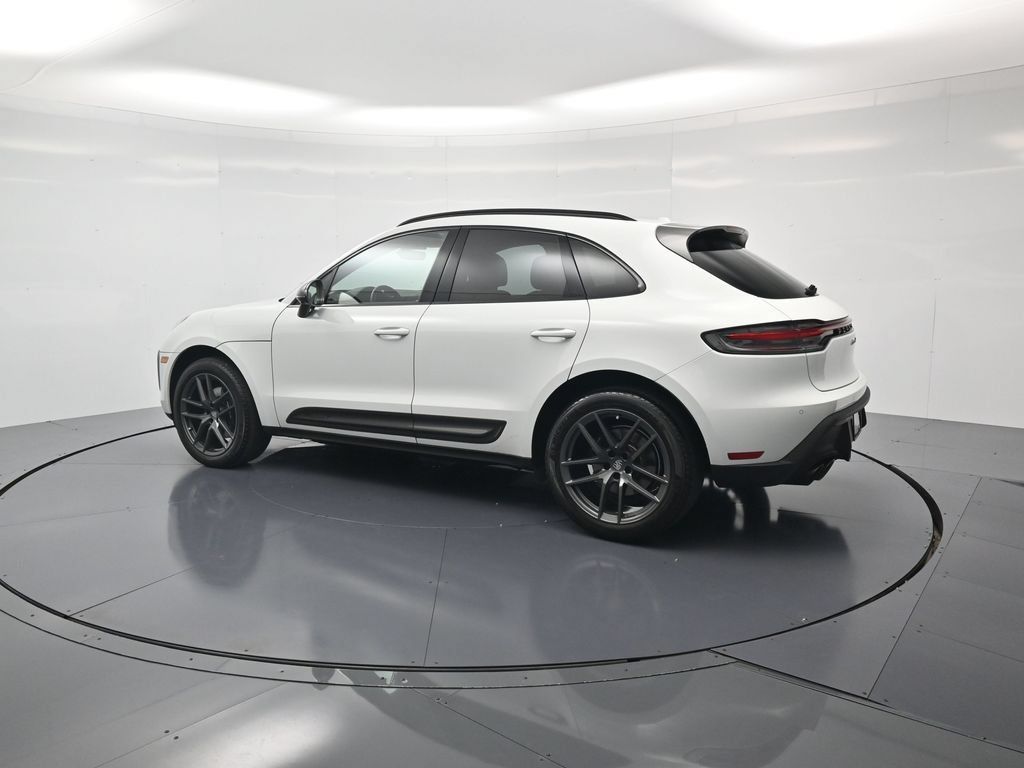 Certified 2024 Porsche Macan Turbo AWD/4WD image 3