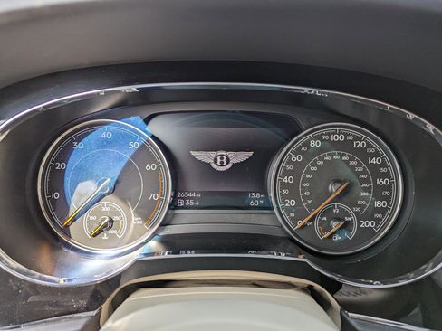 Used 2018 Bentley Bentayga Onyx Edition image 18