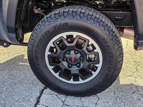 Used 2024 Toyota Tacoma TRD Off-Road image 7