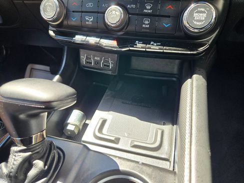 Used 2022 Dodge Durango R/T w/ Blacktop Package AWD/4WD image 27