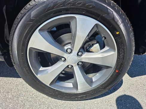 Used 2020 Jeep Cherokee Limited image 22