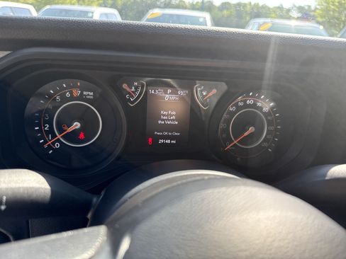 Used 2025 Jeep Gladiator Sport AWD/4WD image 27
