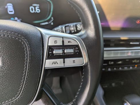 Used 2023 Kia Telluride LX image 24