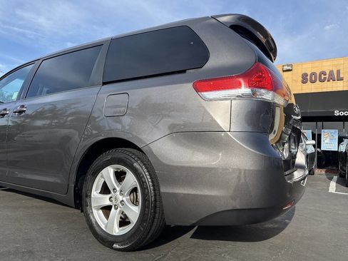 Used 2013 Toyota Sienna LE w/ Towing Pkg image 38