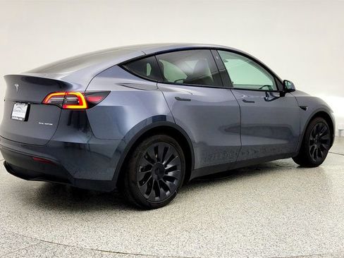 Used 2023 Tesla Model Y Long Range image 5
