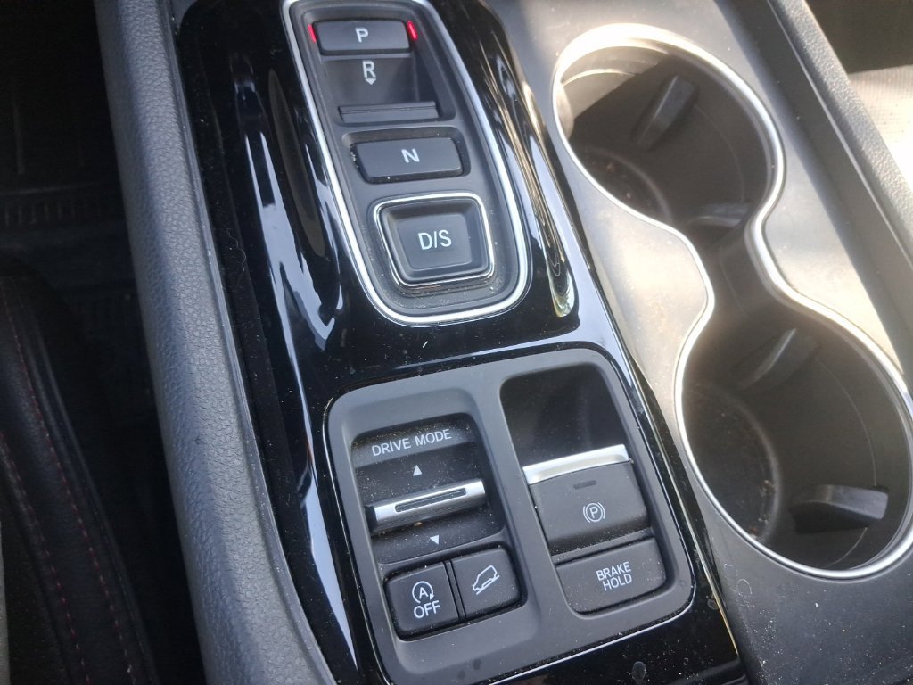 Used 2025 Honda Pilot Black Edition image 31