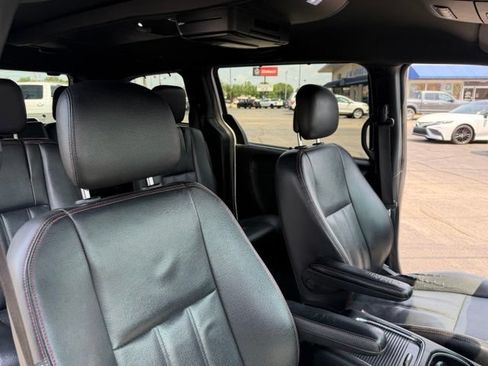 Used 2017 Dodge Grand Caravan GT FWD image 29