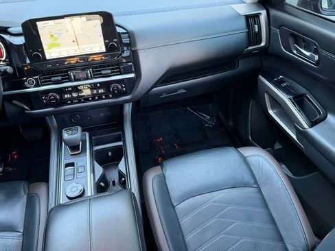 Used 2022 Nissan Pathfinder Platinum w/ Cargo Package AWD/4WD image 24