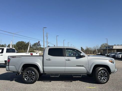 Used 2021 Toyota Tacoma TRD Sport w/ Technology Package image 9