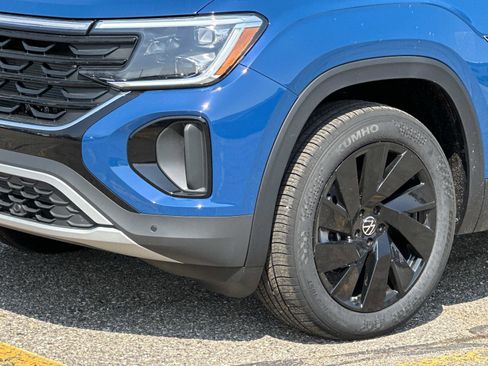 New 2026 Volkswagen Atlas Cross Sport SE image 8