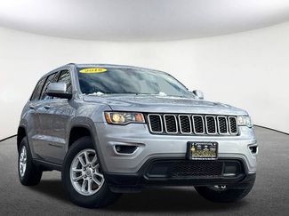 Used 2018 Jeep Grand Cherokee Laredo video 2
