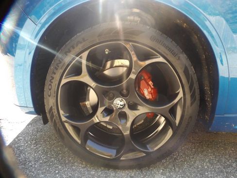 Used 2022 Alfa Romeo Stelvio Veloce image 29