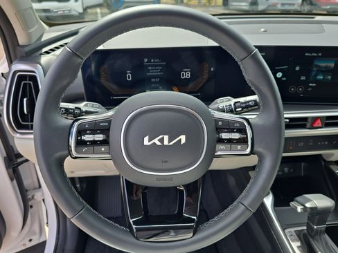 Certified 2025 Kia Sorento EX image 29