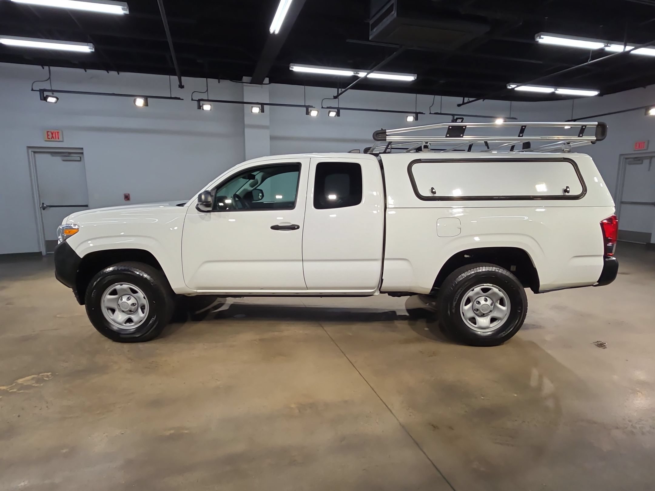 Used 2023 Toyota Tacoma SR RWD image 4