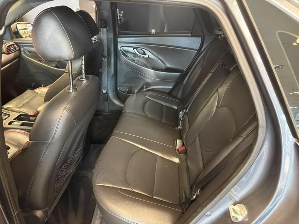 Used 2018 Hyundai Elantra GT Sport w/ Sport Tech Package 04 FWD image 10