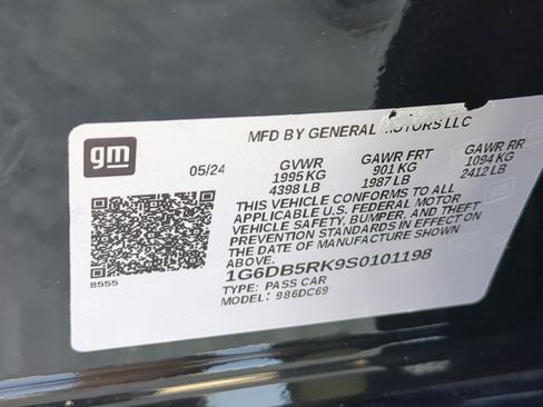 Used 2025 Cadillac CT4 Premium Luxury image 35