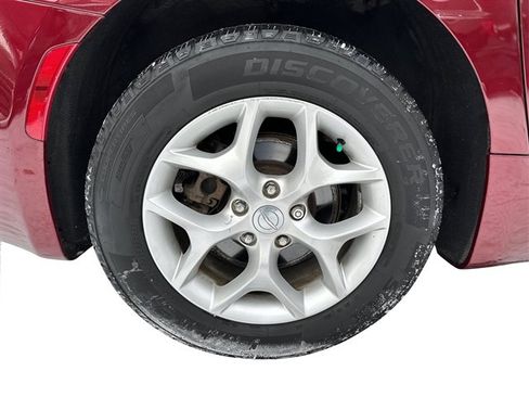 Used 2018 Chrysler Pacifica Touring-L Plus image 17